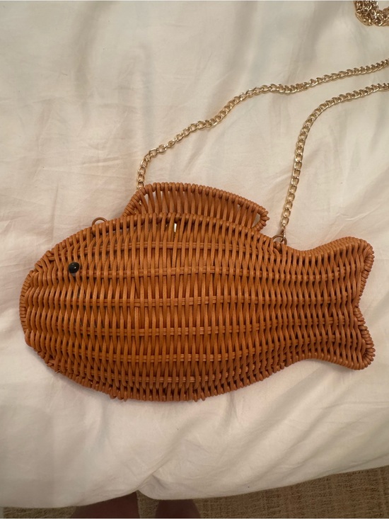 Tommy Bahama Handbags - Tommy Bahama Fish Purse